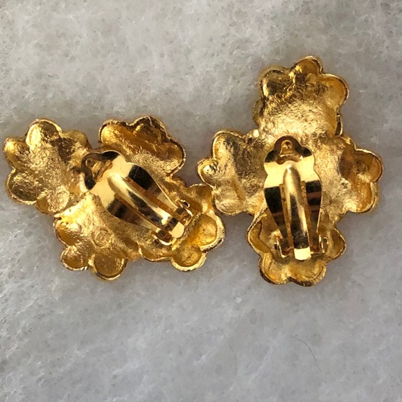 *SOLD*Vintage UNGARO Paris Gold Clip Earrings - Picture 5 of 5